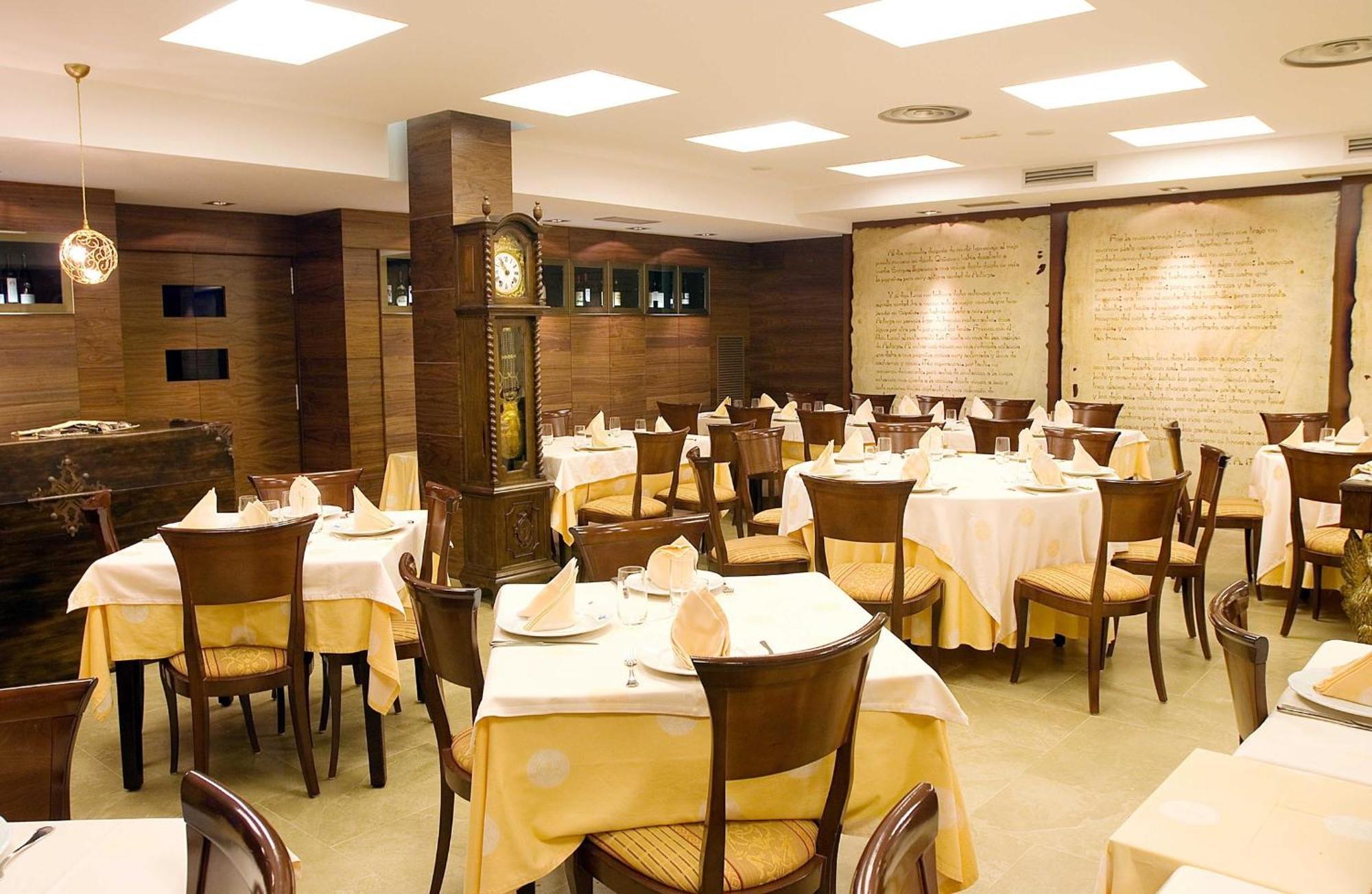 Hotel Restaurante La Peseta Astorga Exterior photo