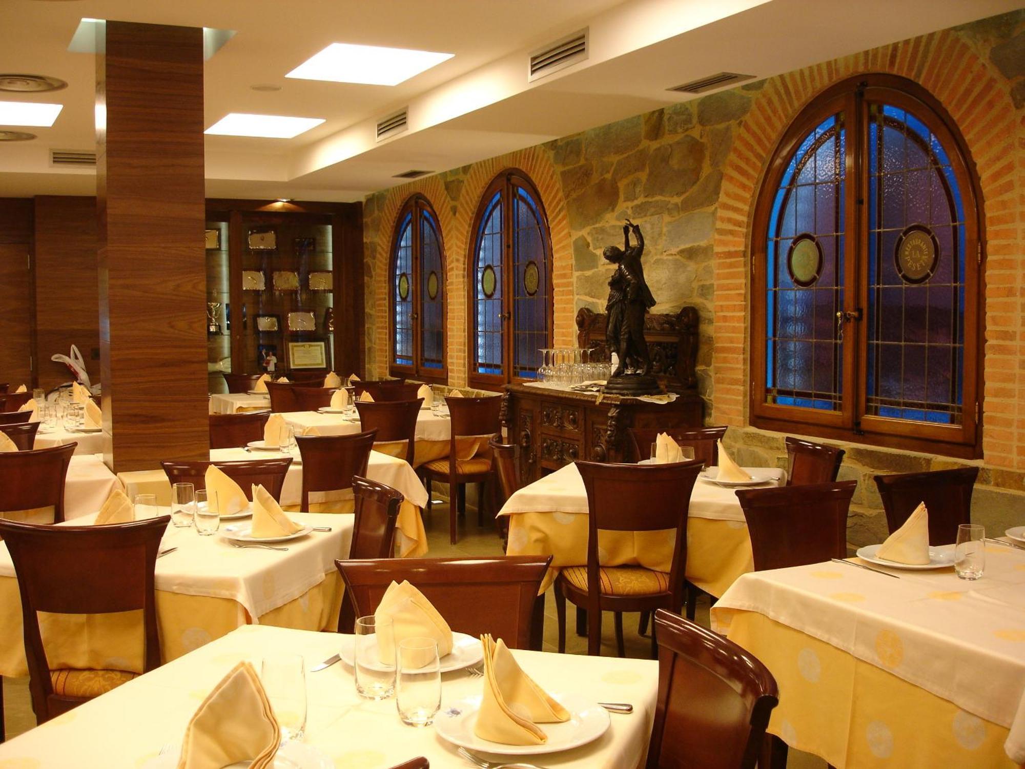 Hotel Restaurante La Peseta Astorga Exterior photo